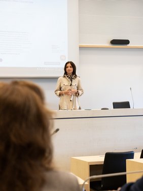 dr Agnieszka Stawikowska-Marcinkowska